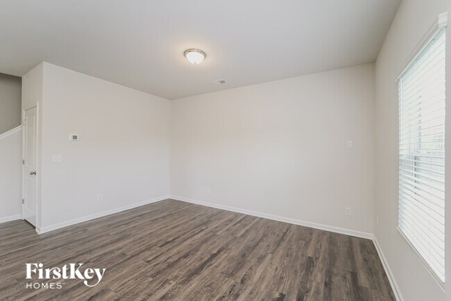 Building Photo - 10712 Rivergate Dr NW