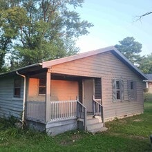 Building Photo - 332 Linden St