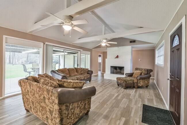 Foto del edificio - 23807 Red Oak Dr
