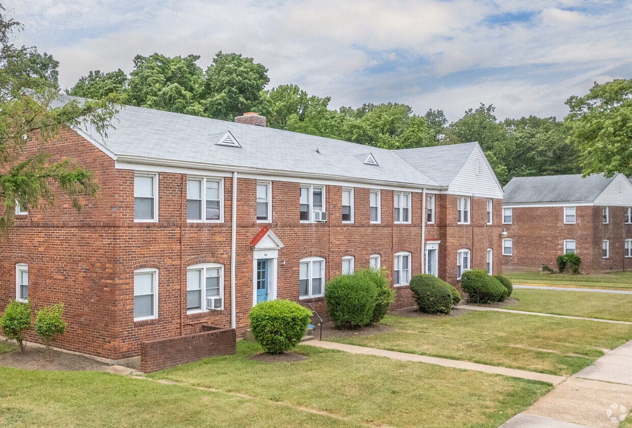 Primary Photo - Essex Village & Marlyn Gardens Apartments
