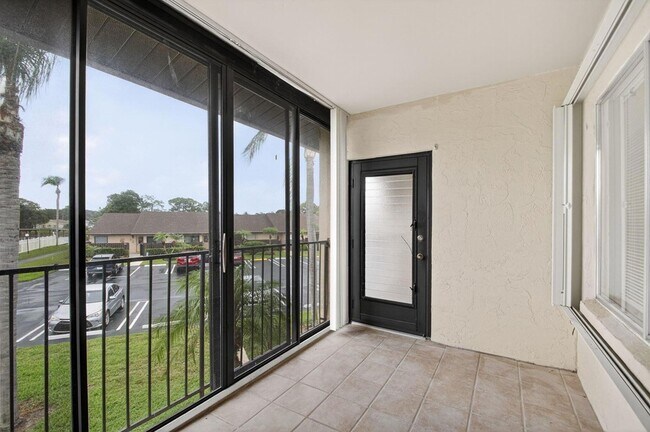 Foto del edificio - 416 Pine Glen Ln