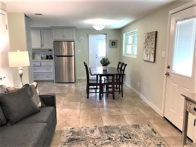 Foto del edificio - 244 Hilltop Dr