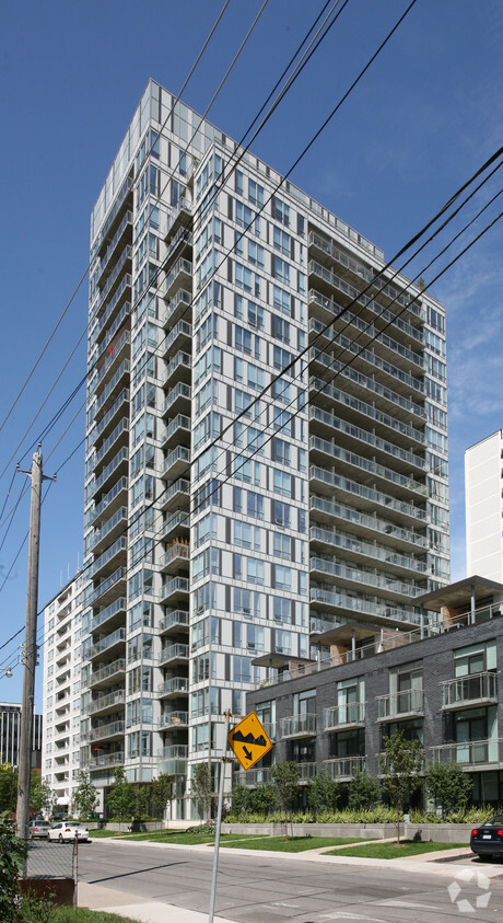 Building Photo - 83 Redpath