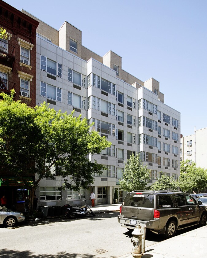 Building Photo - Deco East