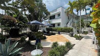 Building Photo - 7710 Harding Ave