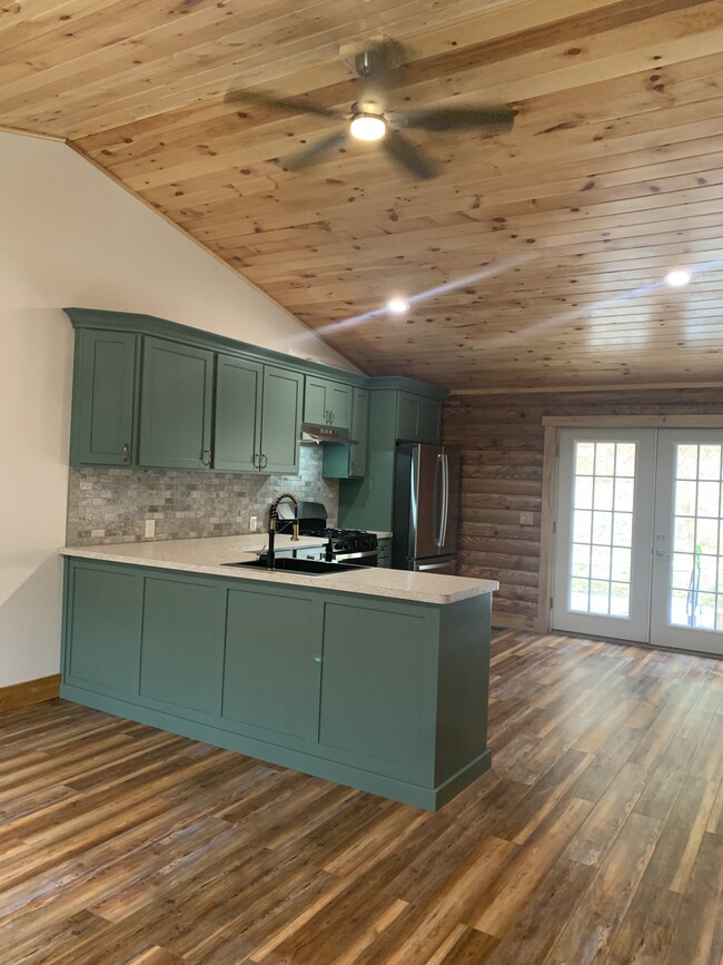 Foto del edificio - 8947 N Clendenning Creek Rd