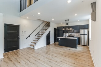 Building Photo - 141 Krams Ave