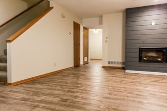 Building Photo - 1610 Old Glory Rd