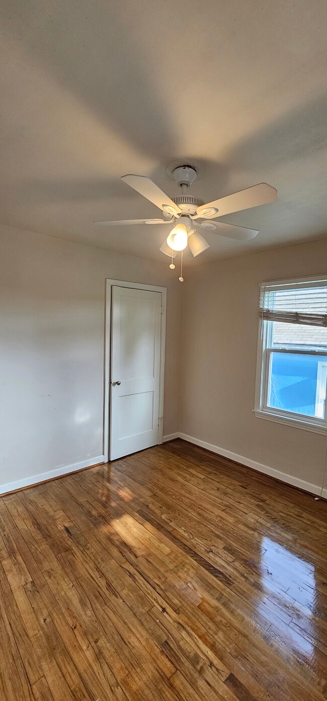 Foto del edificio - 4504 Terrace St