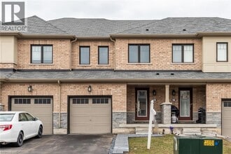 Building Photo - 9 Pagebrook Cres