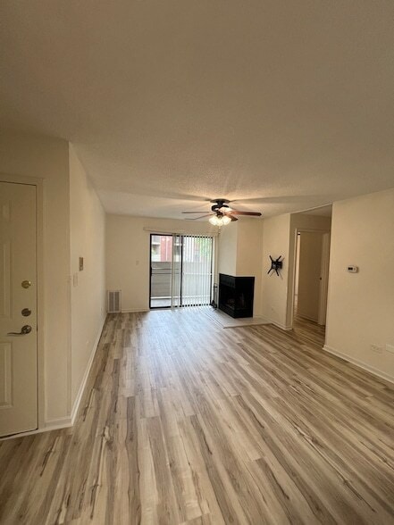 Foto del edificio - 2028 N Rand Rd