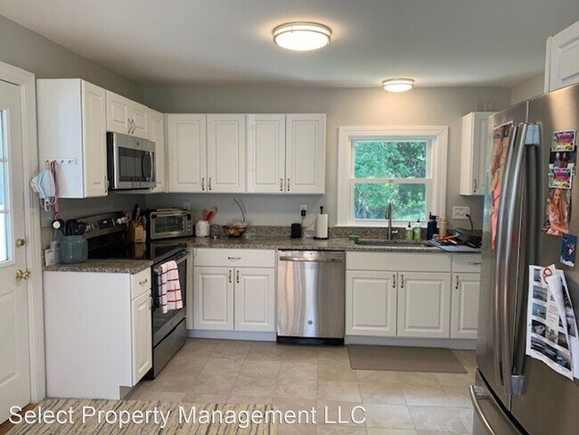 Building Photo - 2 br, 1.5 bath House - 29 Westwood Avenue