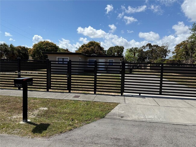 Building Photo - 3230 SW 98th Ave