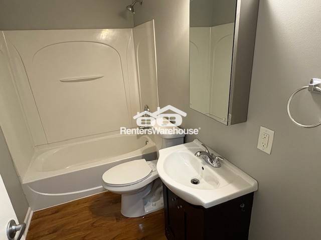 Foto del edificio - 8191 E River Rd