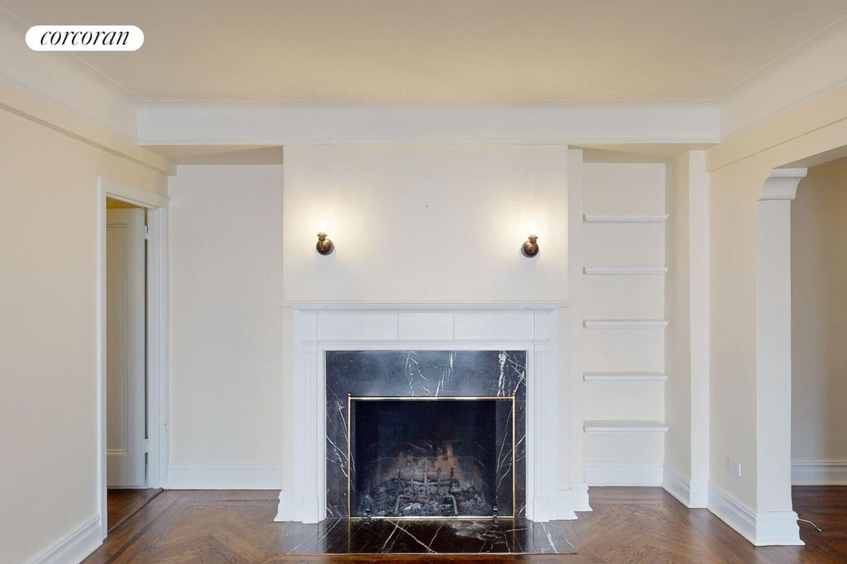 Primary Photo - 210 E 68th St