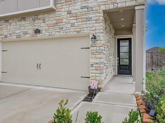 Foto del edificio - 5502 Amber Brook Ln