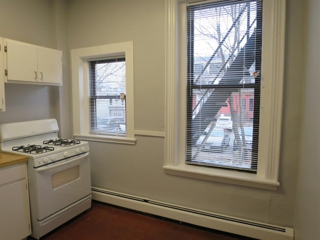 Building Photo - 57 Adams St