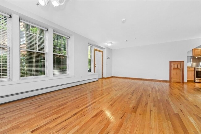 Building Photo - 143 Pleasant St
