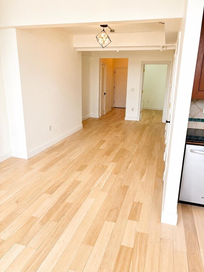 Foto del edificio - 300 Communipaw Ave