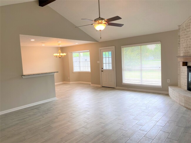 Building Photo - 3810 Downing Cir