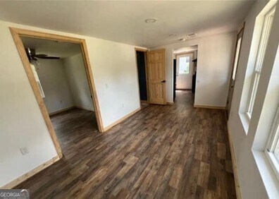 Foto del edificio - 1081 Ennis Cir