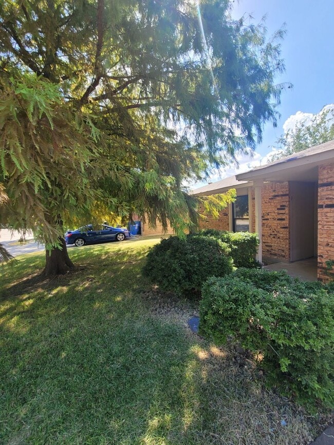 Building Photo - A hassle-free lifestyle