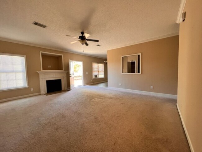 Building Photo - Welcome to The Enclave at Oak Crest!