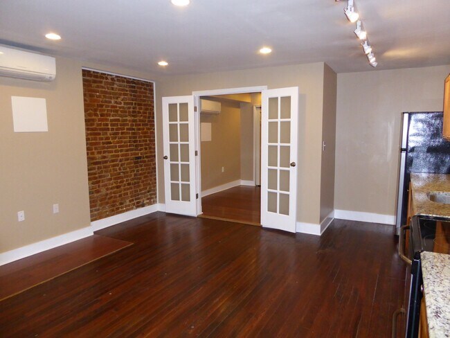 Foto del edificio - 106 9th St SE