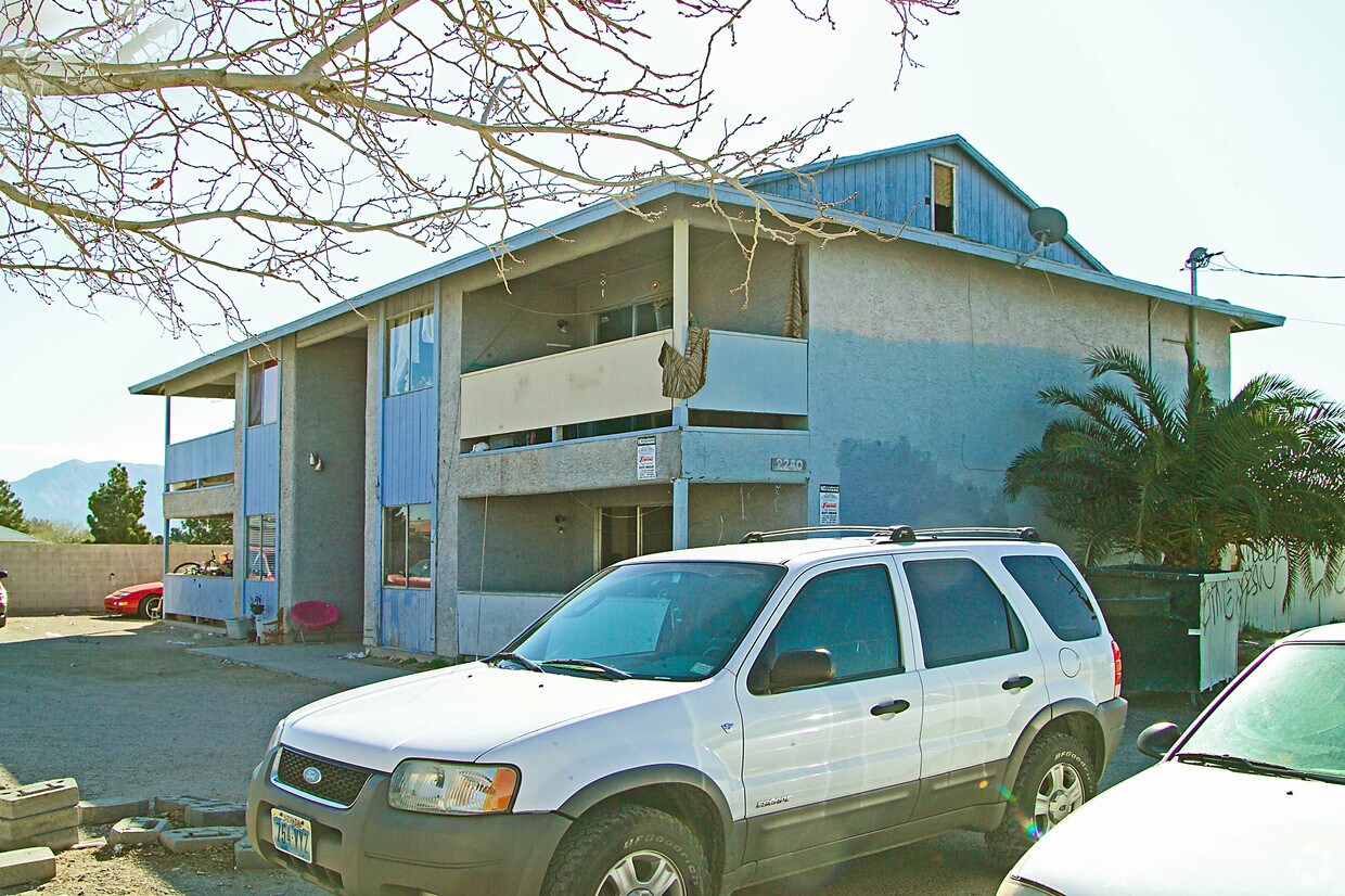Foto del edificio - 2240 N Pecos Rd