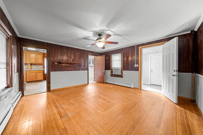 Building Photo - 14 Walnut St