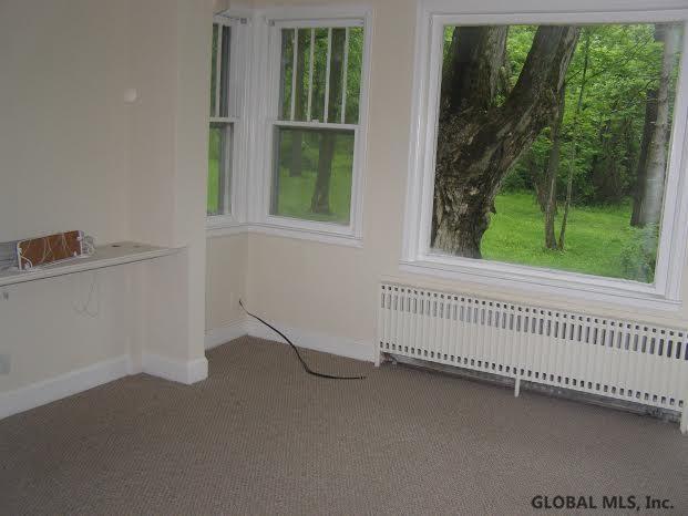 Foto del edificio - 49 Lynch Rd