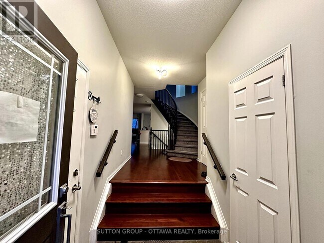 Building Photo - 400 Citadel Crescent