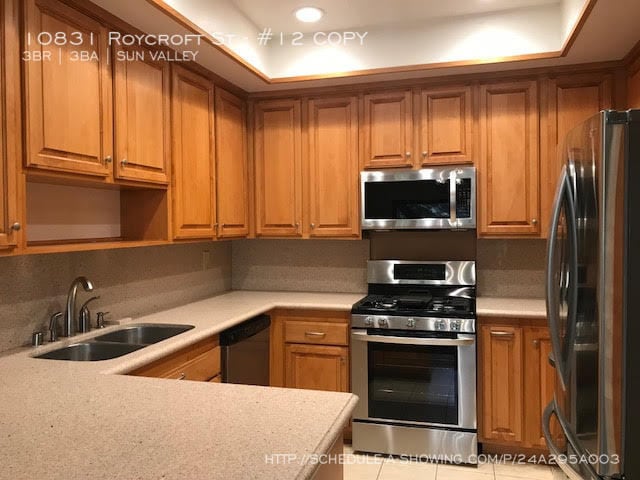Foto del edificio - 10831 Roycroft St