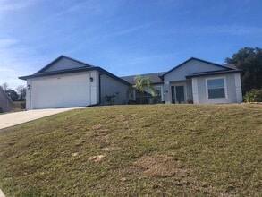 Building Photo - 144 Magellan Cir