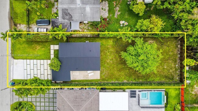 Foto del edificio - 300 NE 116th St