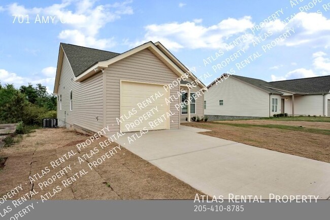 Building Photo - 701 Amy Cir