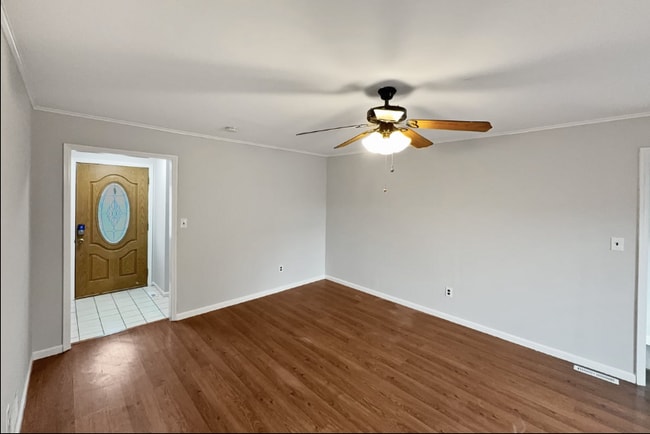 Building Photo - 38 Warrenville Rd