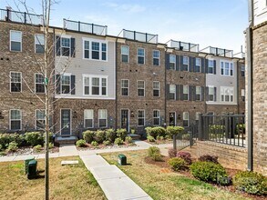 Building Photo - 5044 Harrowsmith Ln
