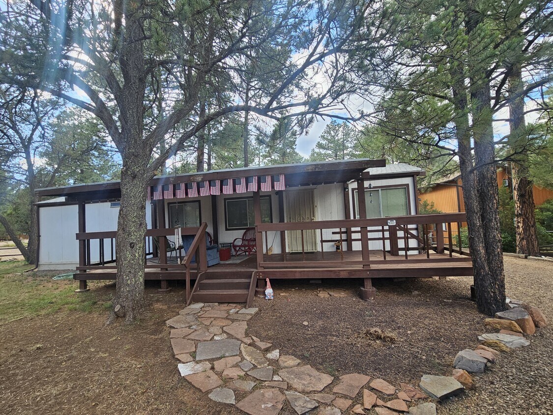 Foto principal - 2192 S Woods Dr