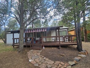 Building Photo - 2192 S Woods Dr