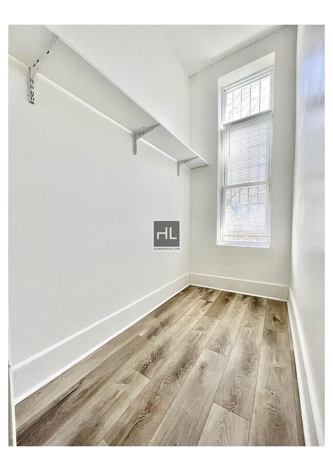 Building Photo - 544 HART STREET