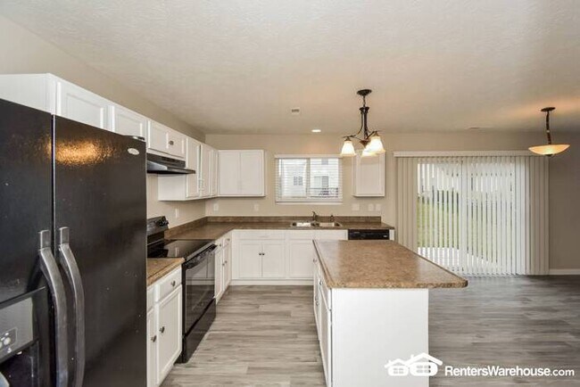 Foto del edificio - *PRICE DROP & RENT SPECIAL!* Stunning and ...