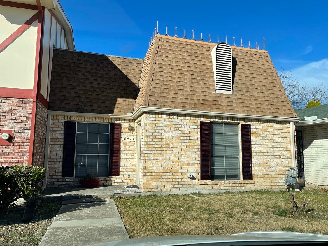 Front View - 4911 Arbor Ridge Dr