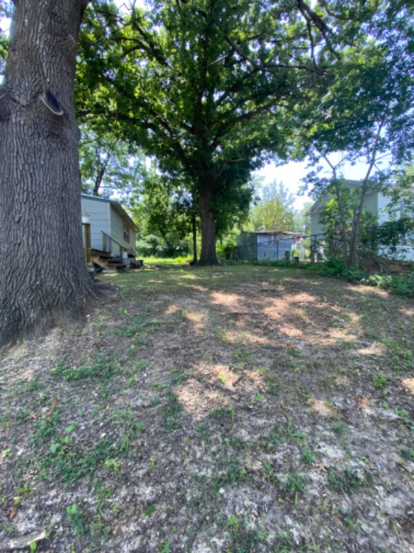 Foto del edificio - 221 S Main St