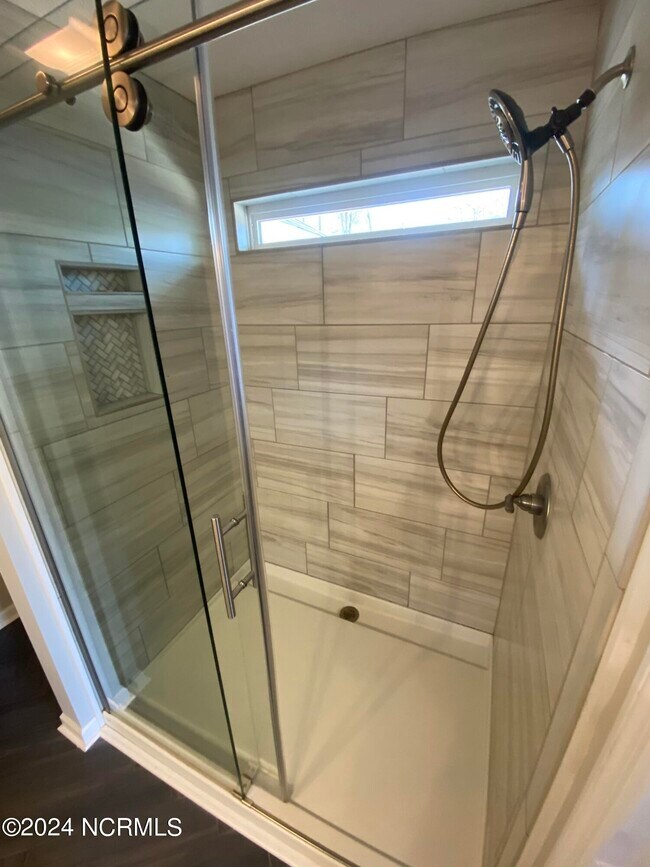 Foto del edificio - 4 Dogwood Pl