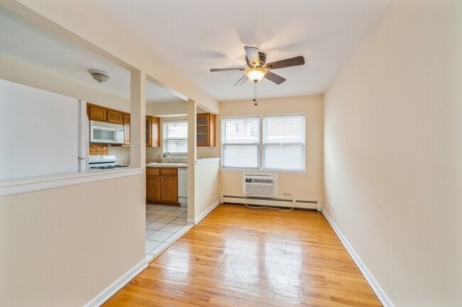 Building Photo - 2334 W 111th St