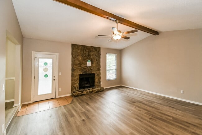 Building Photo - 3342 Laurel Grove N