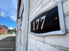 Building Photo - 177 Pope St