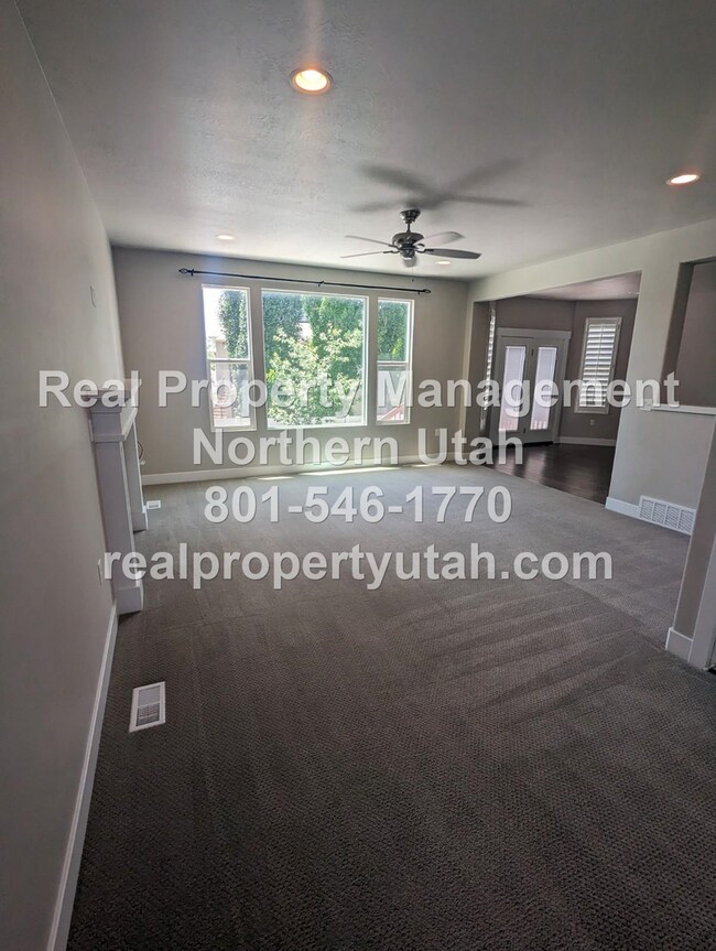 Foto del edificio - Gorgeous 3 Bed 2.5 Bath Coming Soon!