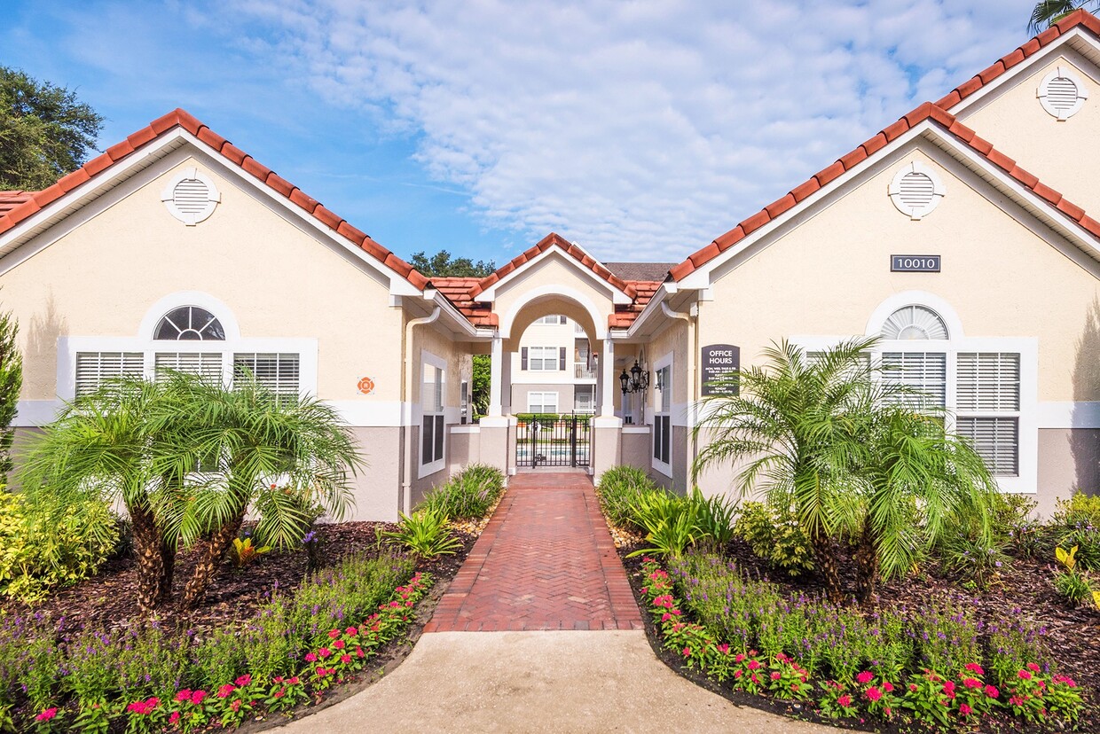 Foto principal - The Colony at Deerwood Apartments